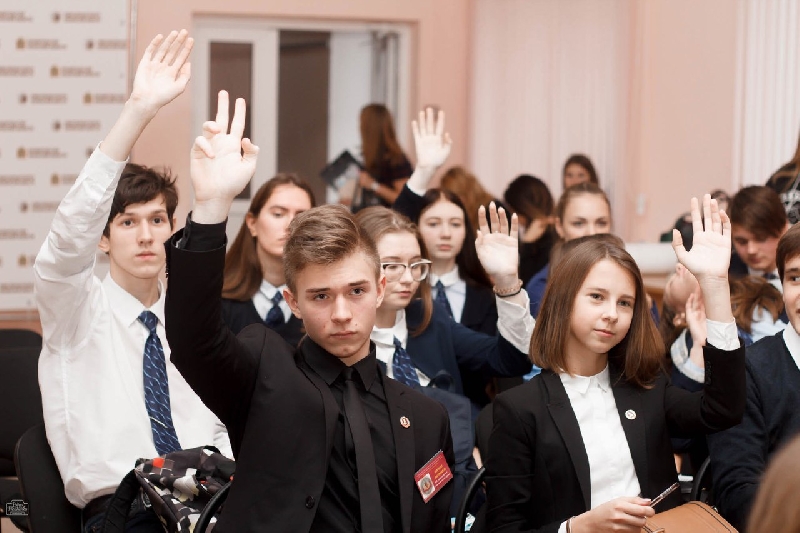 Re school. Молодежный парламент. Молодежь парламент. Молодежный парламент картинки. Молодежный парламент для школьников.